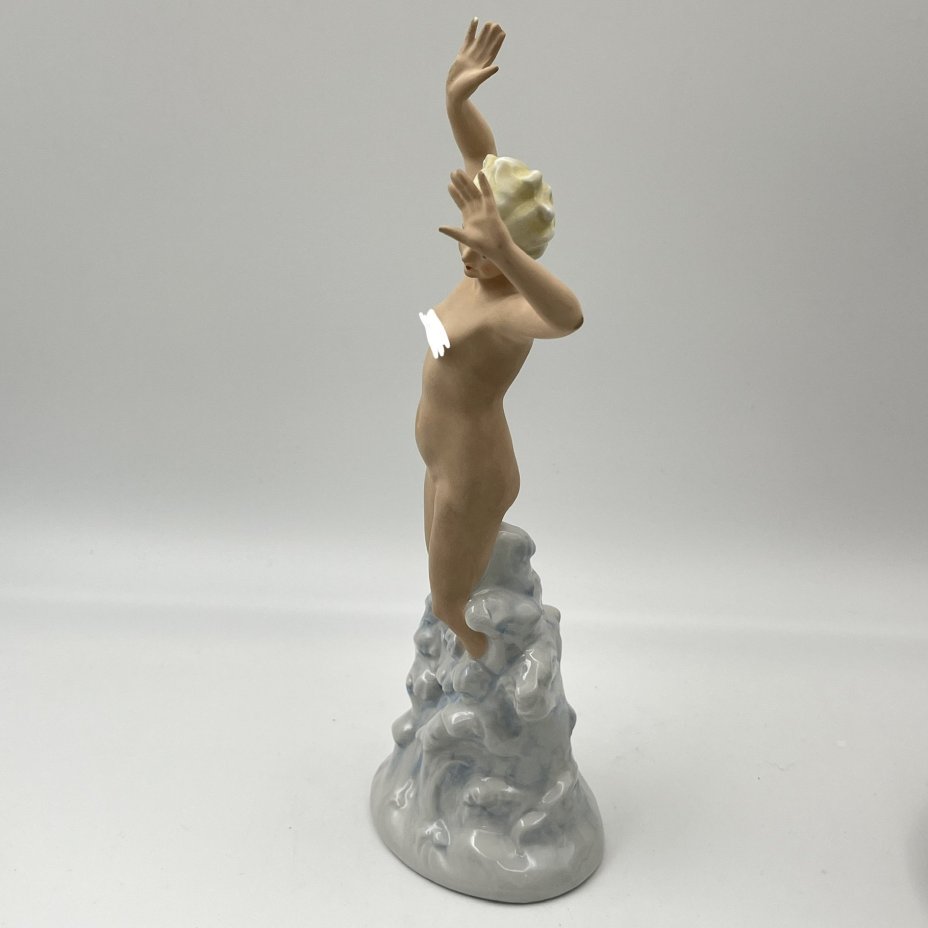 Статуэтка "Девушка в волнах", фарфор, роспись, VEB Porzellanfiguren Lippelsdorf (Липпельсдорф), ГДР, 1974-1990 гг.