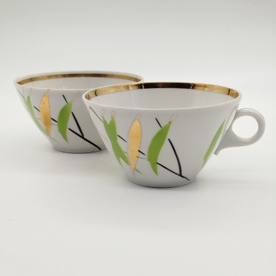 Пара чашек из сервиза "Ивушка", форма "Колечко", автор росписи В.К. Яснецов