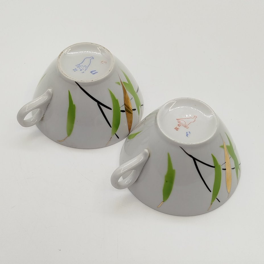 Пара чашек из сервиза "Ивушка", форма "Колечко", автор росписи В.К. Яснецов