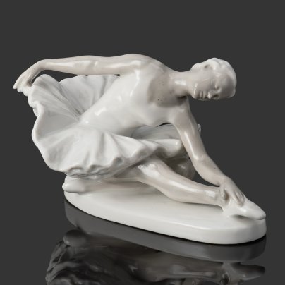 Статуэтка «Умирающий лебедь» (без росписи), скульптор Сычёв В.И., фарфор, Ленинградский завод фарфоровых изделий (ЛЗФИ), СССР, 1956-1967 гг.