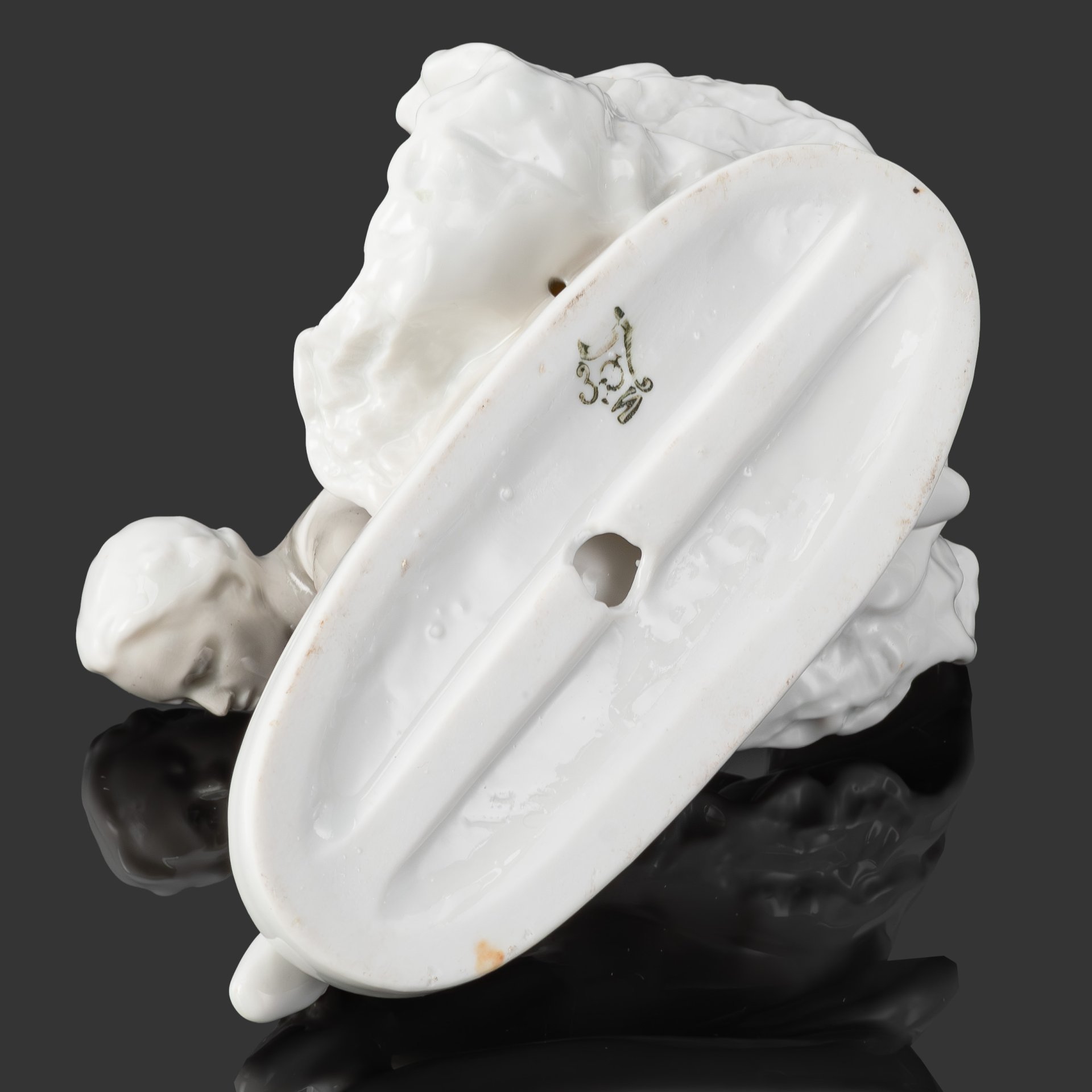 Статуэтка «Умирающий лебедь» (без росписи), скульптор Сычёв В.И., фарфор, Ленинградский завод фарфоровых изделий (ЛЗФИ), СССР, 1956-1967 гг.