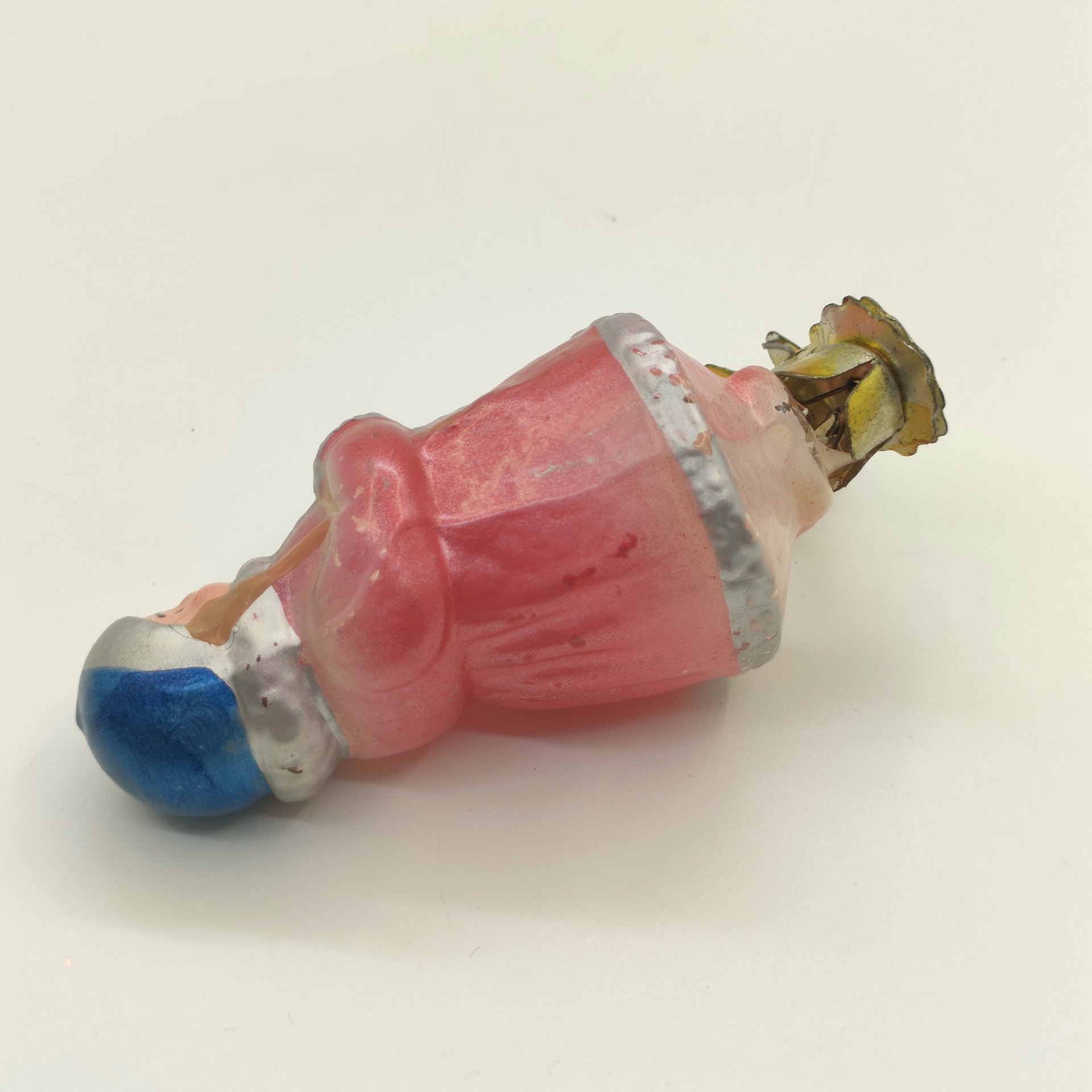 Игрушка елочная на прищепке "Марфушечка" из сказки "Морозко", стекло, роспись, металл, Завод стеклянных ёлочных украшений и оптических изделий, г. Москва, СССР, 1950-1960 гг.