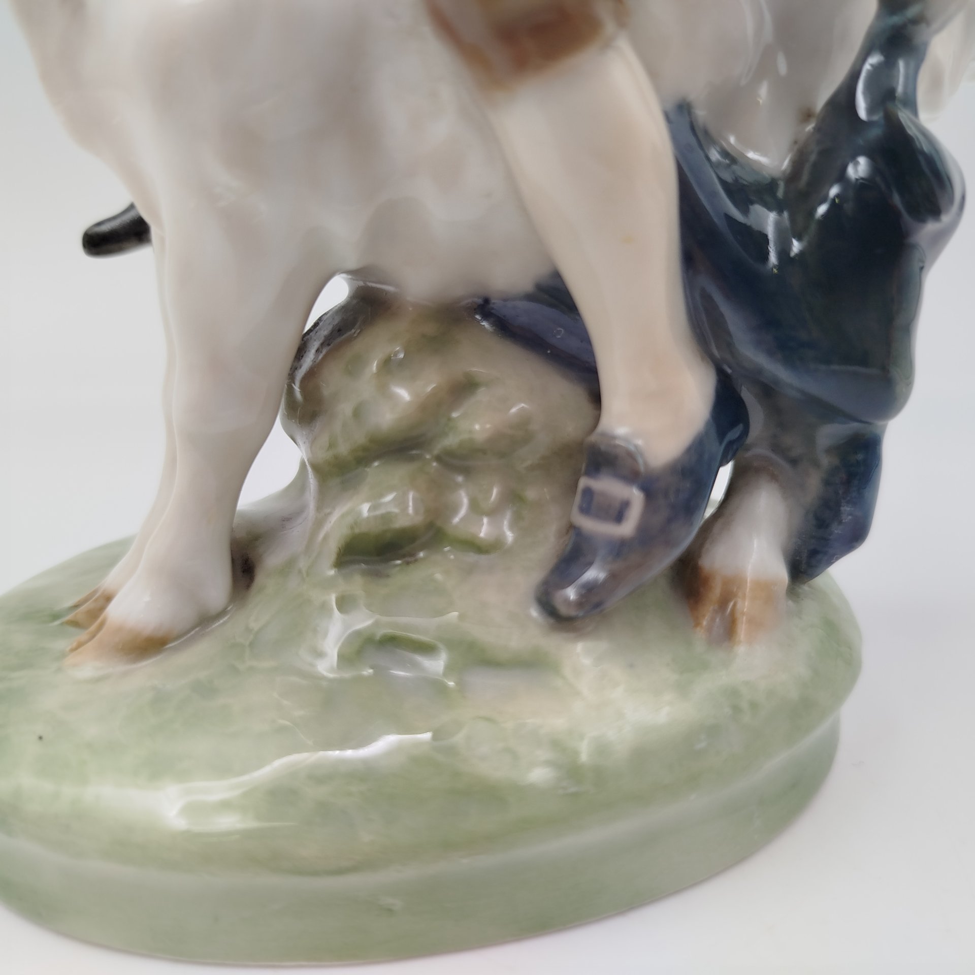 Статуэтка "Ханс-Дурак на козле", фарфор, роспись, Royal Copenhagen, Дания, 1889-1922 гг.