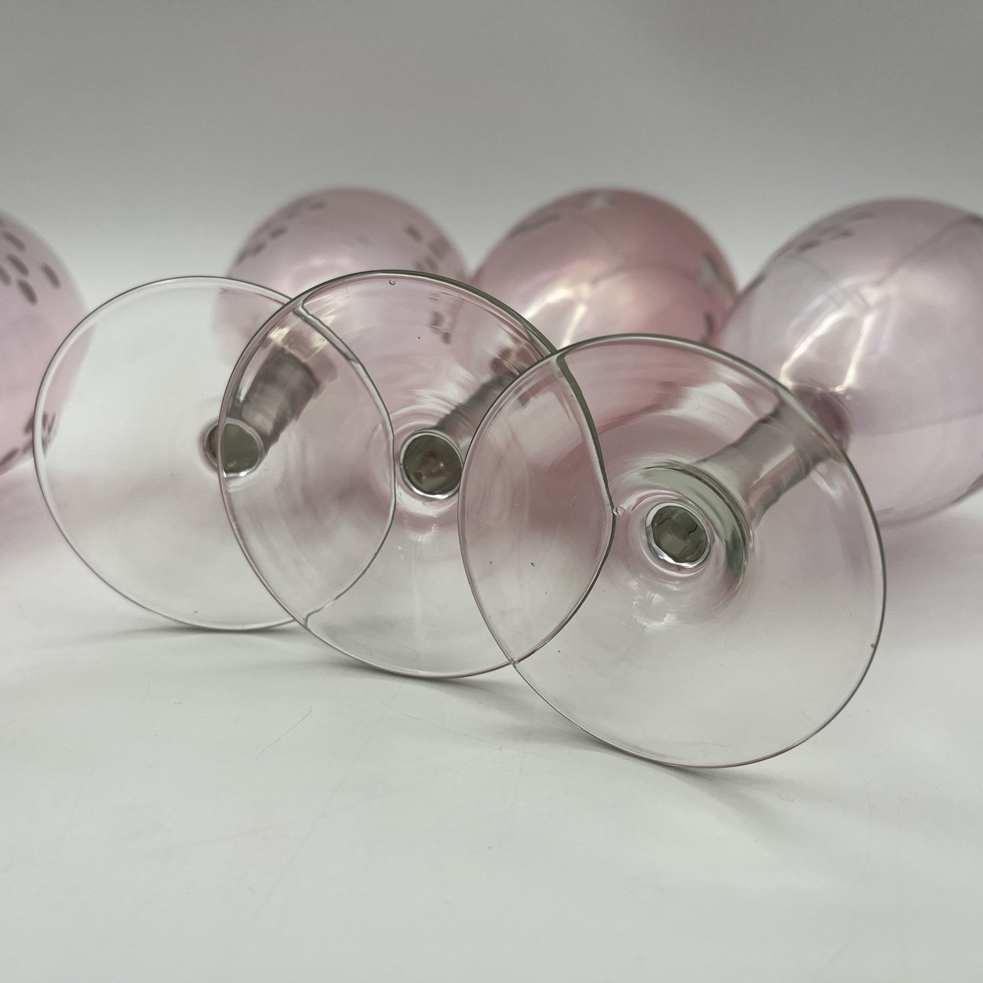 Набор бокалов "Одуванчики" ("Снежинки") на прозрачной ножке на 5 персон, марганцевое стекло, резьба, СССР, 1960-1970 гг.