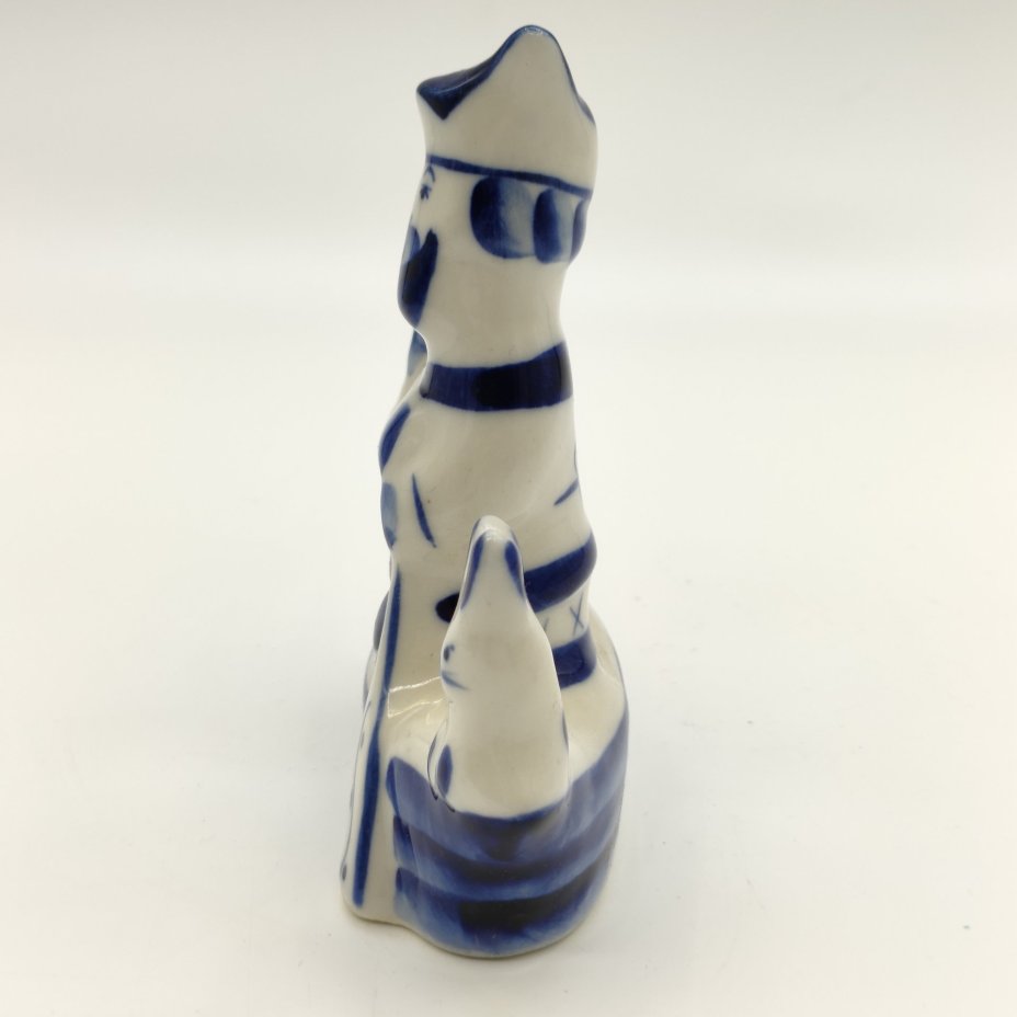 Статуэтка "Дед Мазай и зайцы", авт. Г. В. Денисов, Гжель