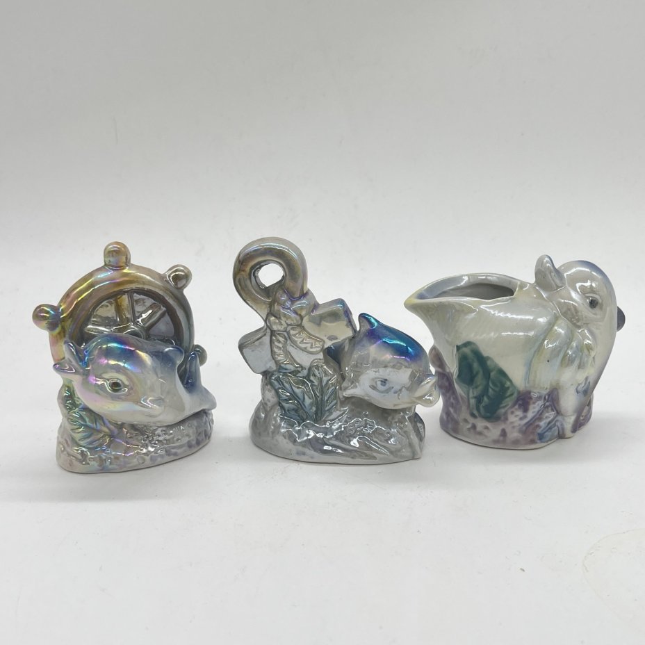Набор из 3 статуэток "Дельфинчики" с морскими атрибутами, керамика, люстр, аэрограф, Россия, 1990-2010 гг.
