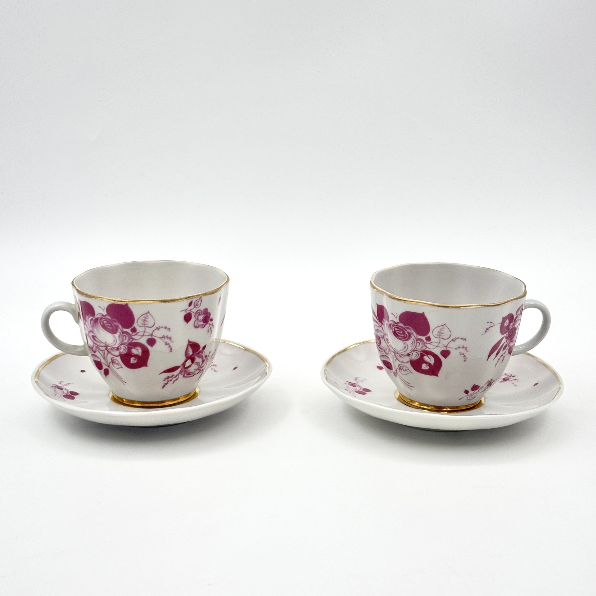 Набор из 2-х кофейных пар с декором в видео цветов, фарфор, деколь, золочение, Ленинградский фарфоровый завод (ЛФЗ), СССР, 1970-1986 гг.