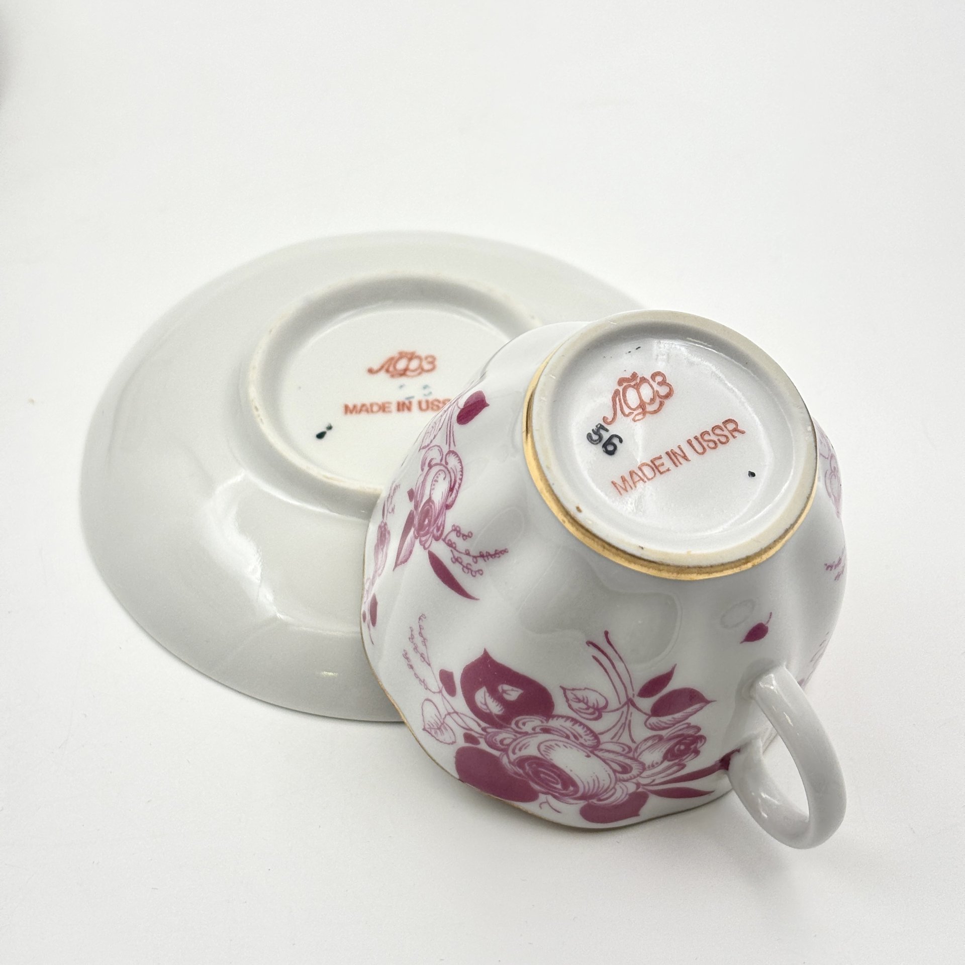 Набор из 2-х кофейных пар с декором в видео цветов, фарфор, деколь, золочение, Ленинградский фарфоровый завод (ЛФЗ), СССР, 1970-1986 гг.