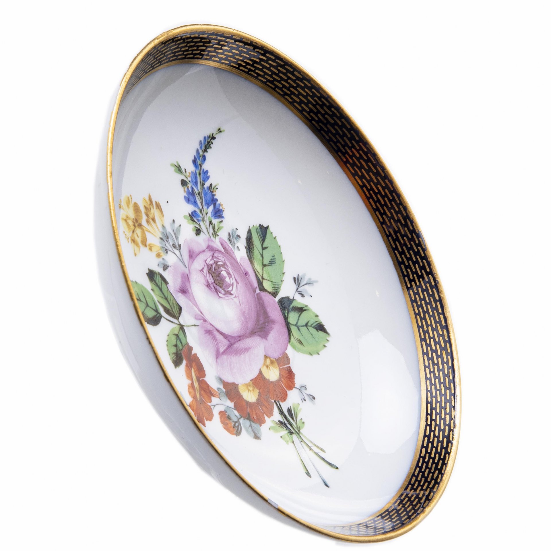 Тарелка декоративная с цветочным декором, фарфор, роспись, Meissen porcelain manufactory (Мейсен), Германия, 1800-1830 гг., Meissen (Мейсенский фарфор)