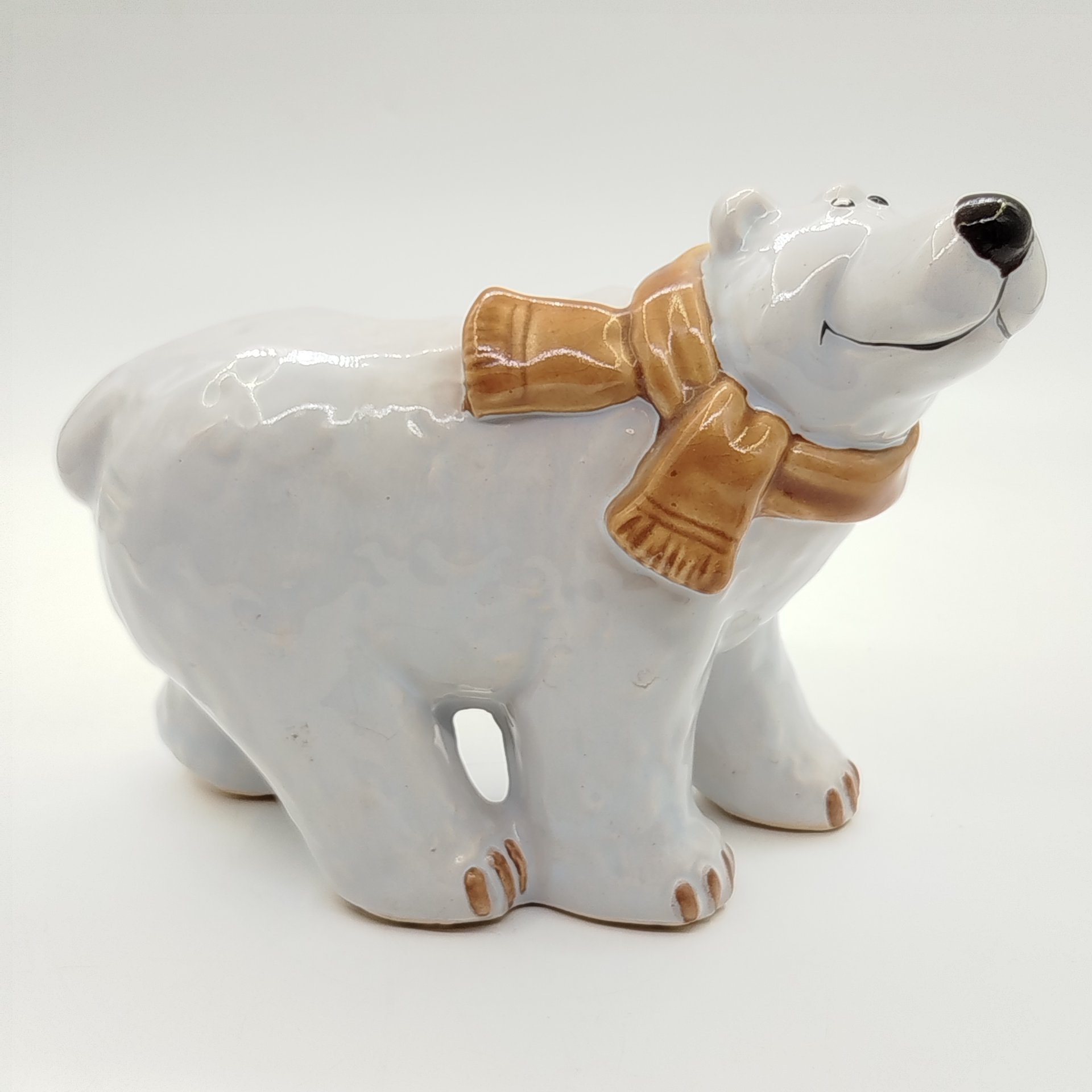 Статуэтка "Белый медведь"