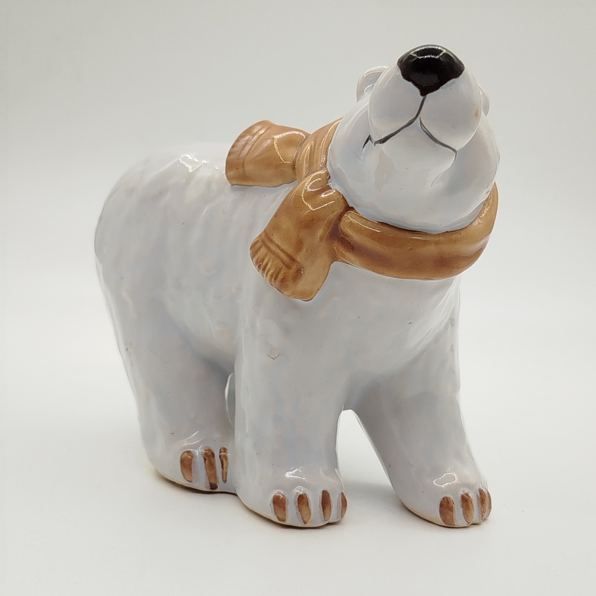 Статуэтка "Белый медведь"