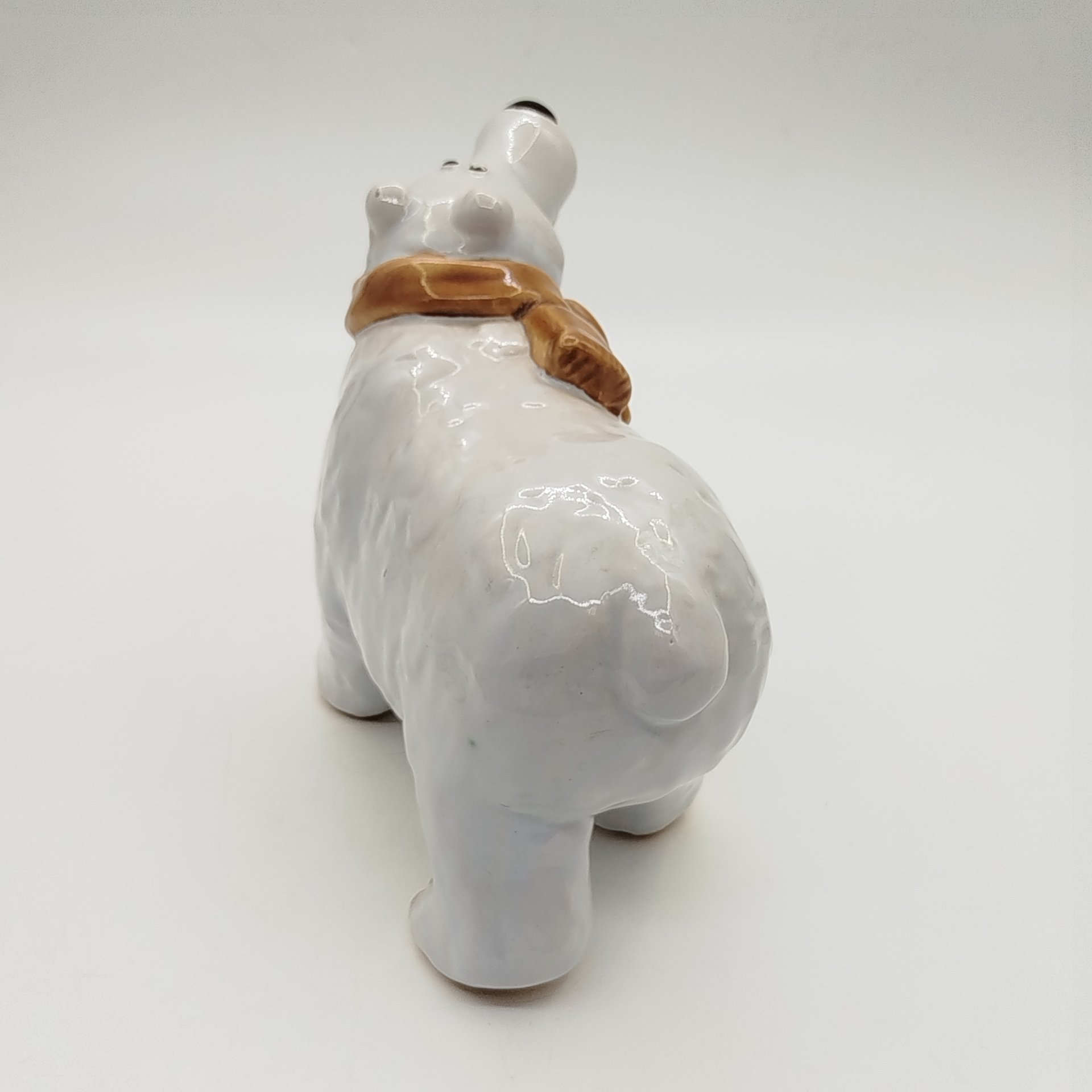 Статуэтка "Белый медведь"