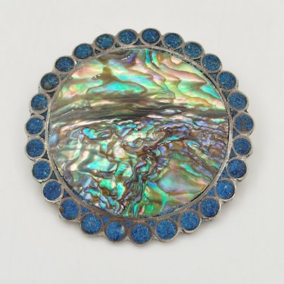 Брошь-подвеска круглая, металл, перламутр, эмаль, Мексика, 1960-1990 гг.