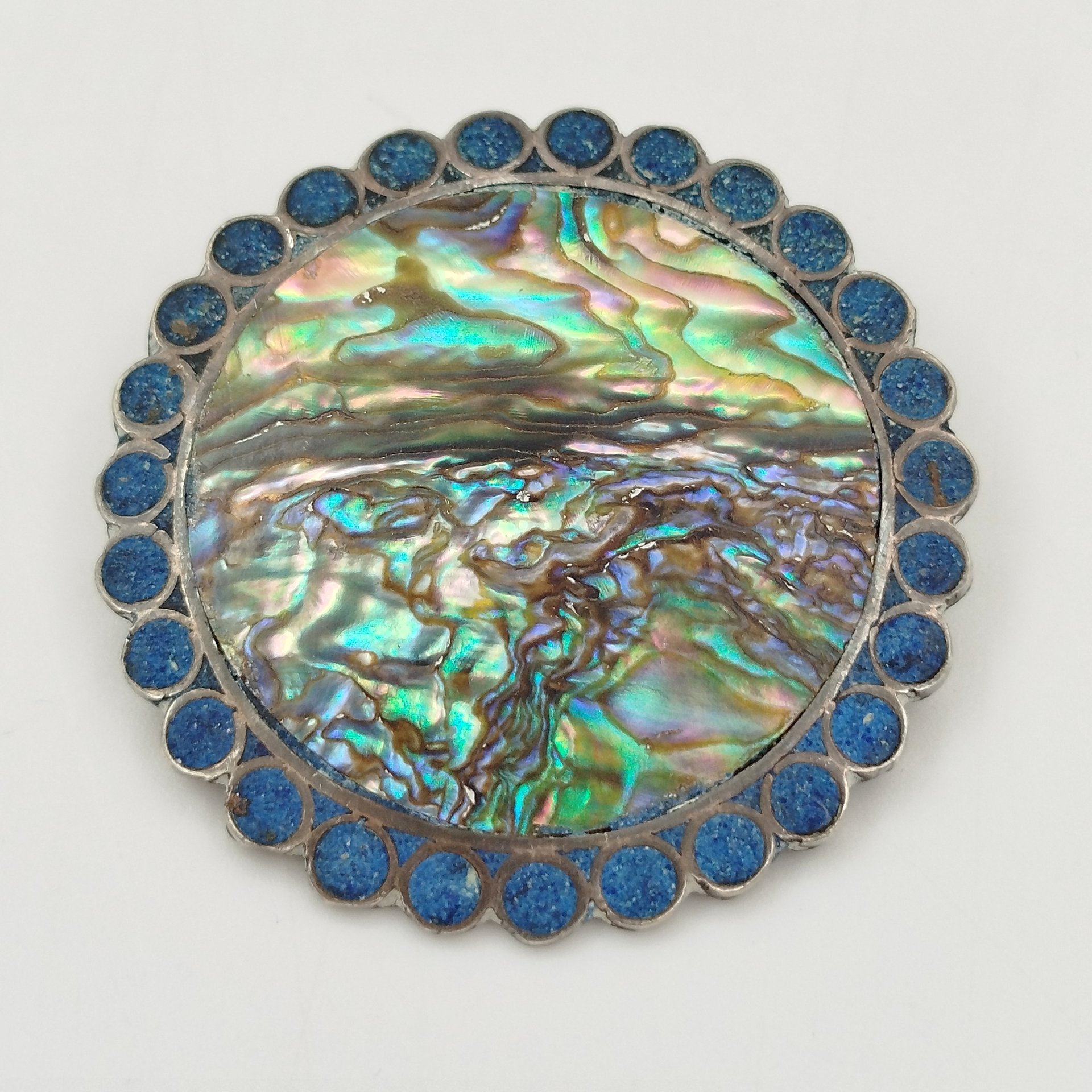 Брошь-подвеска круглая, металл, перламутр, эмаль, Мексика, 1960-1990 гг.