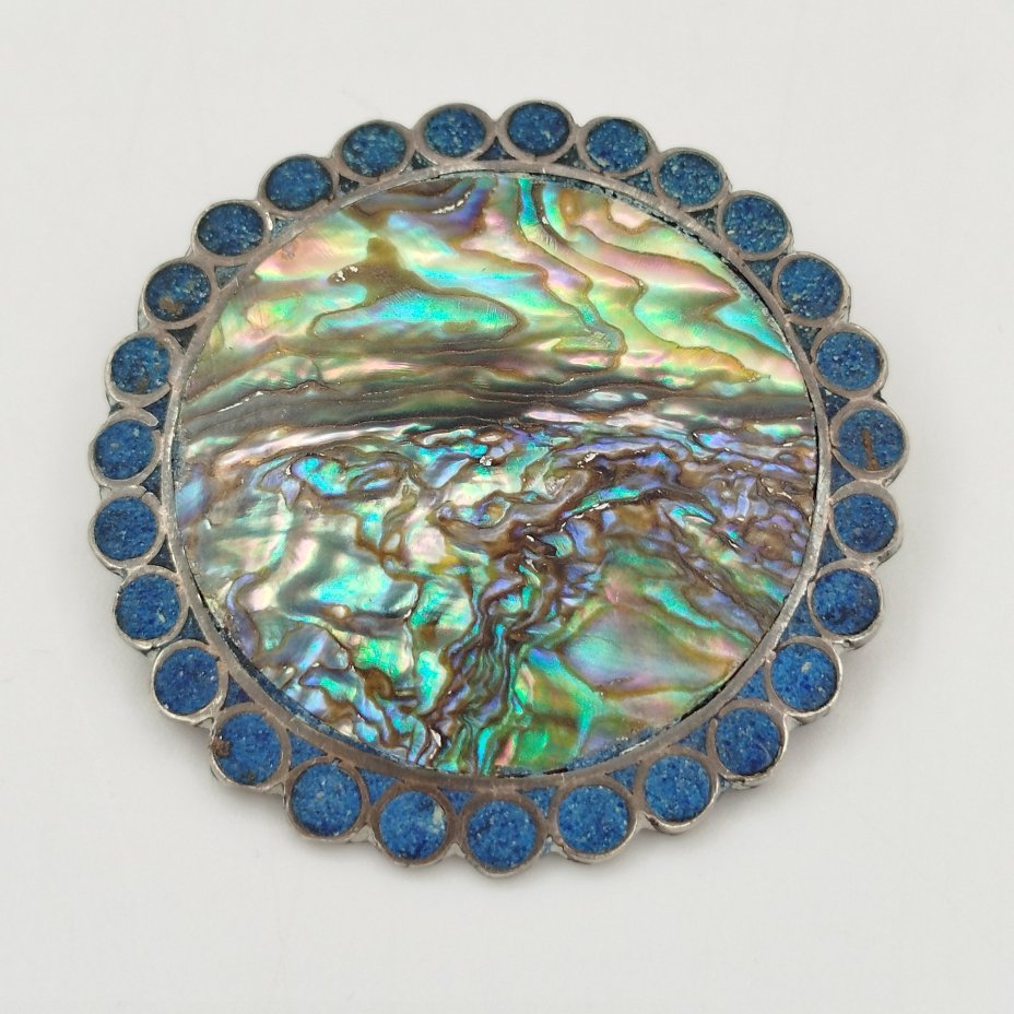 Брошь-подвеска круглая, металл, перламутр, эмаль, Мексика, 1960-1990 гг.