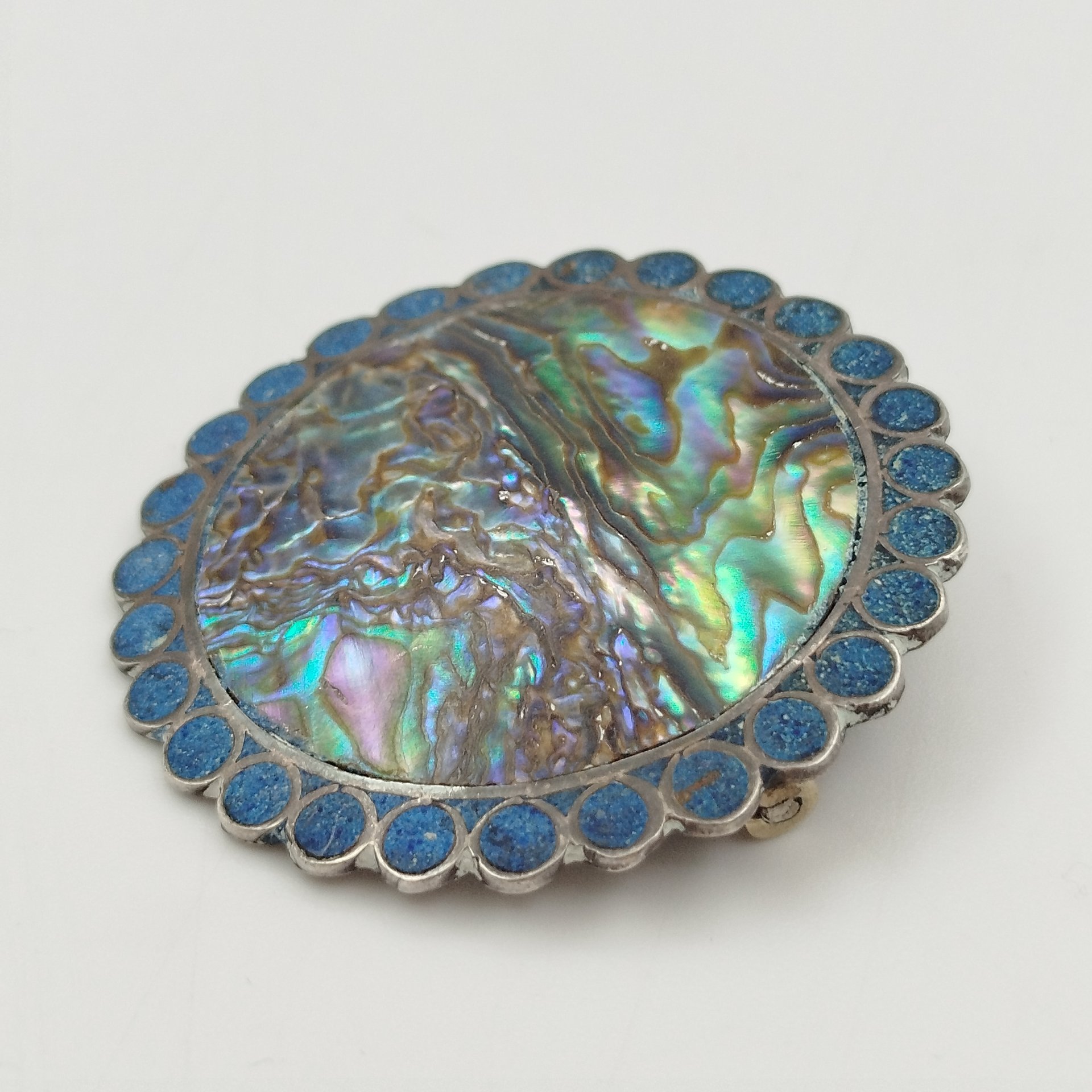 Брошь-подвеска круглая, металл, перламутр, эмаль, Мексика, 1960-1990 гг.