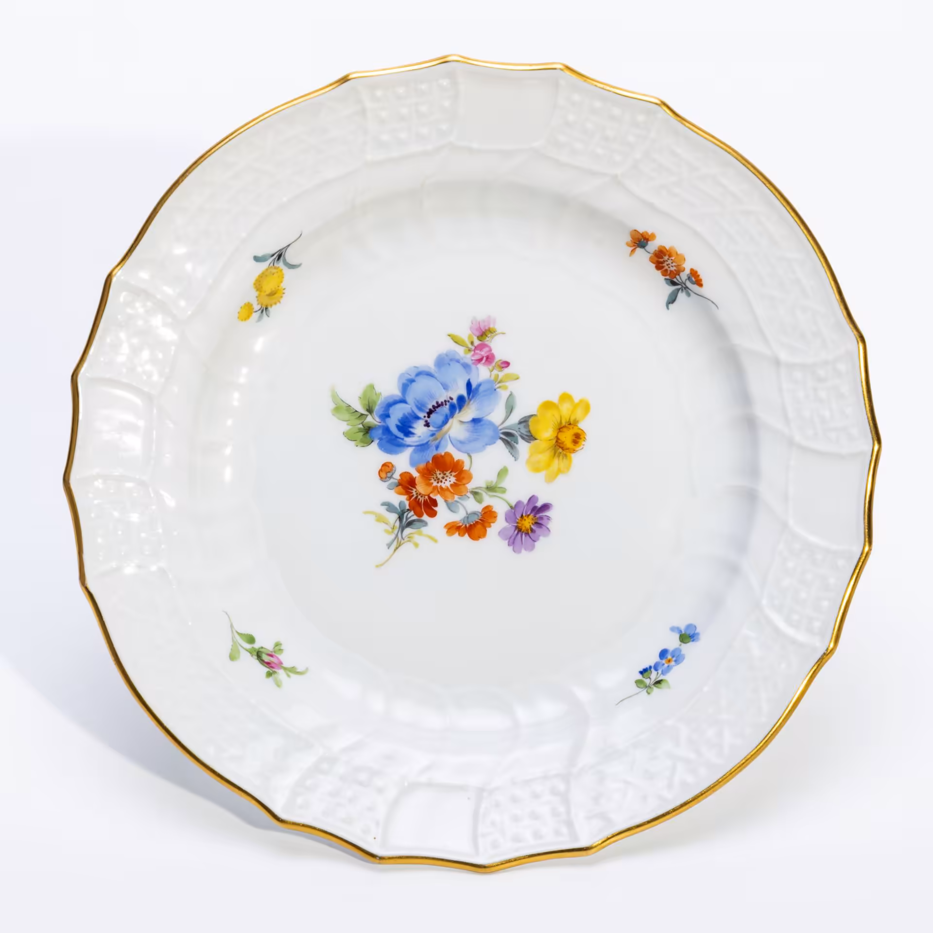 Тарелка десертная с цветочным декором, фарфор, роспись, золочение, Meissen porcelain manufactory (Мейсен), Германия, 1957 г., Meissen (Мейсенский фарфор)