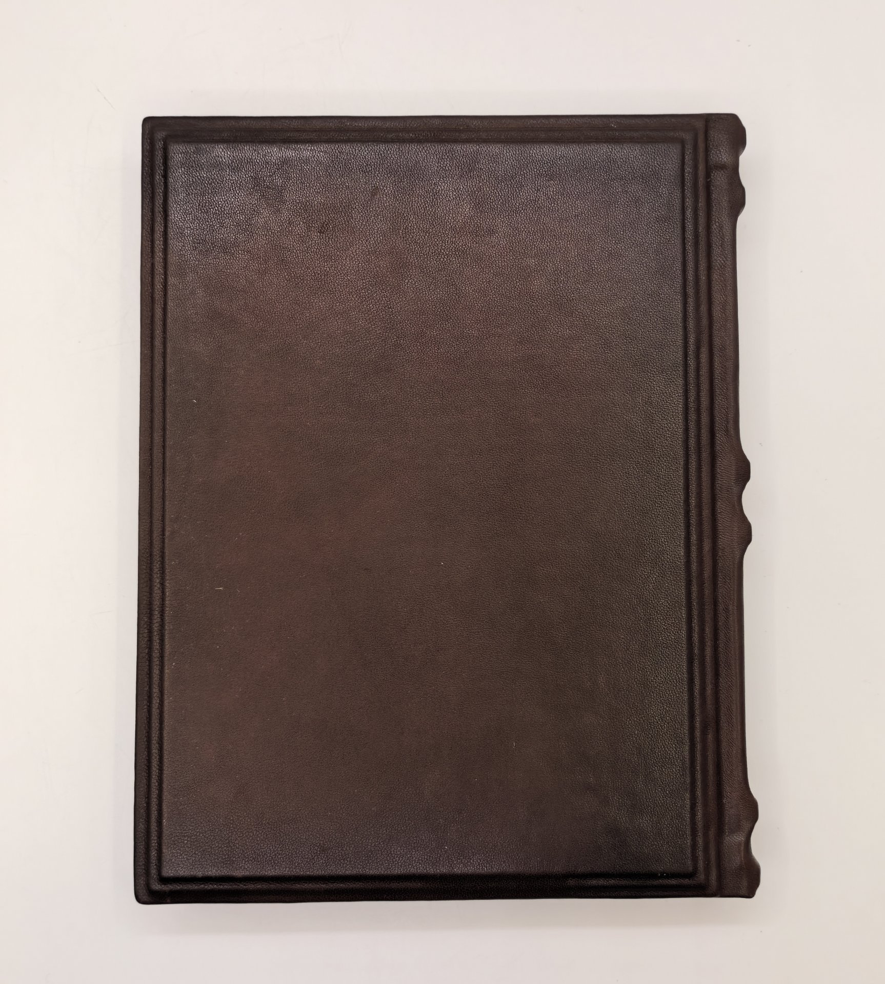 Книга "Афоризмы великих врачей", подарочное издание, кожаный переплет, авторская ручная работа, Россия