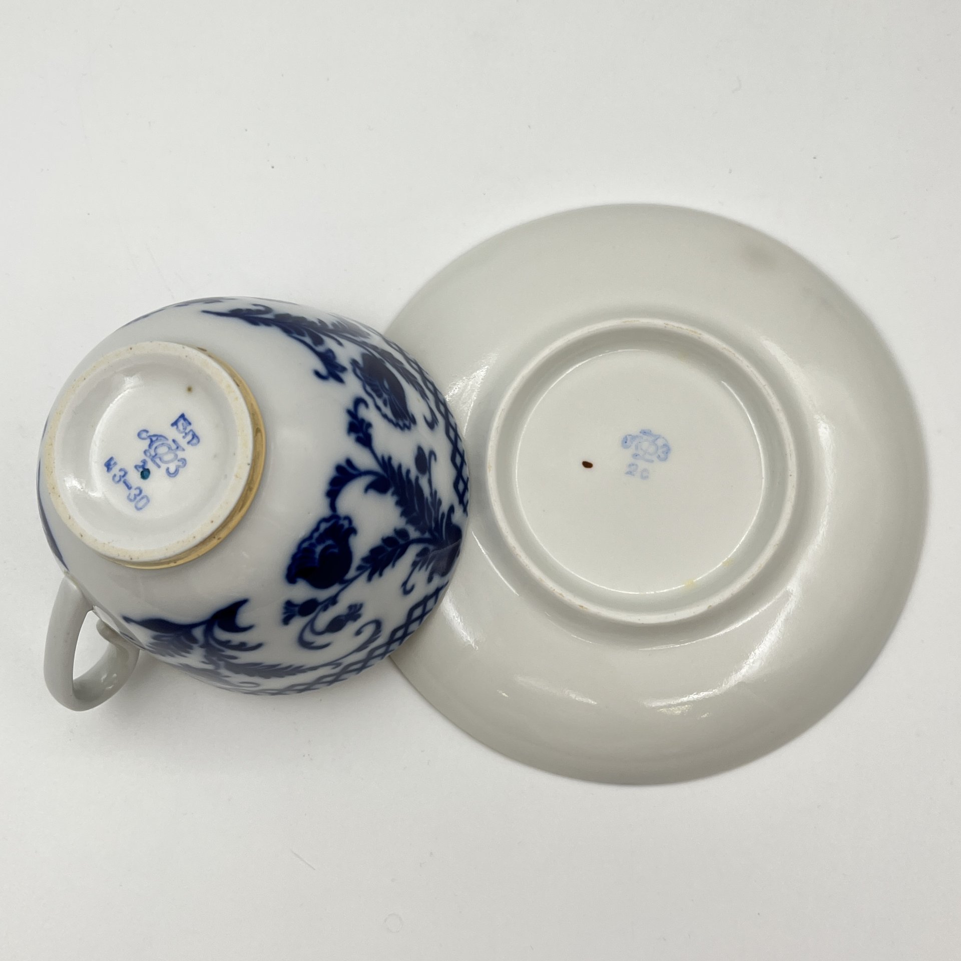 Пара чайная "Синие цветы", фарфор, деколь, золочение, Ленинградский фарфоровый завод (ЛФЗ), СССР, 1970-1986 гг.