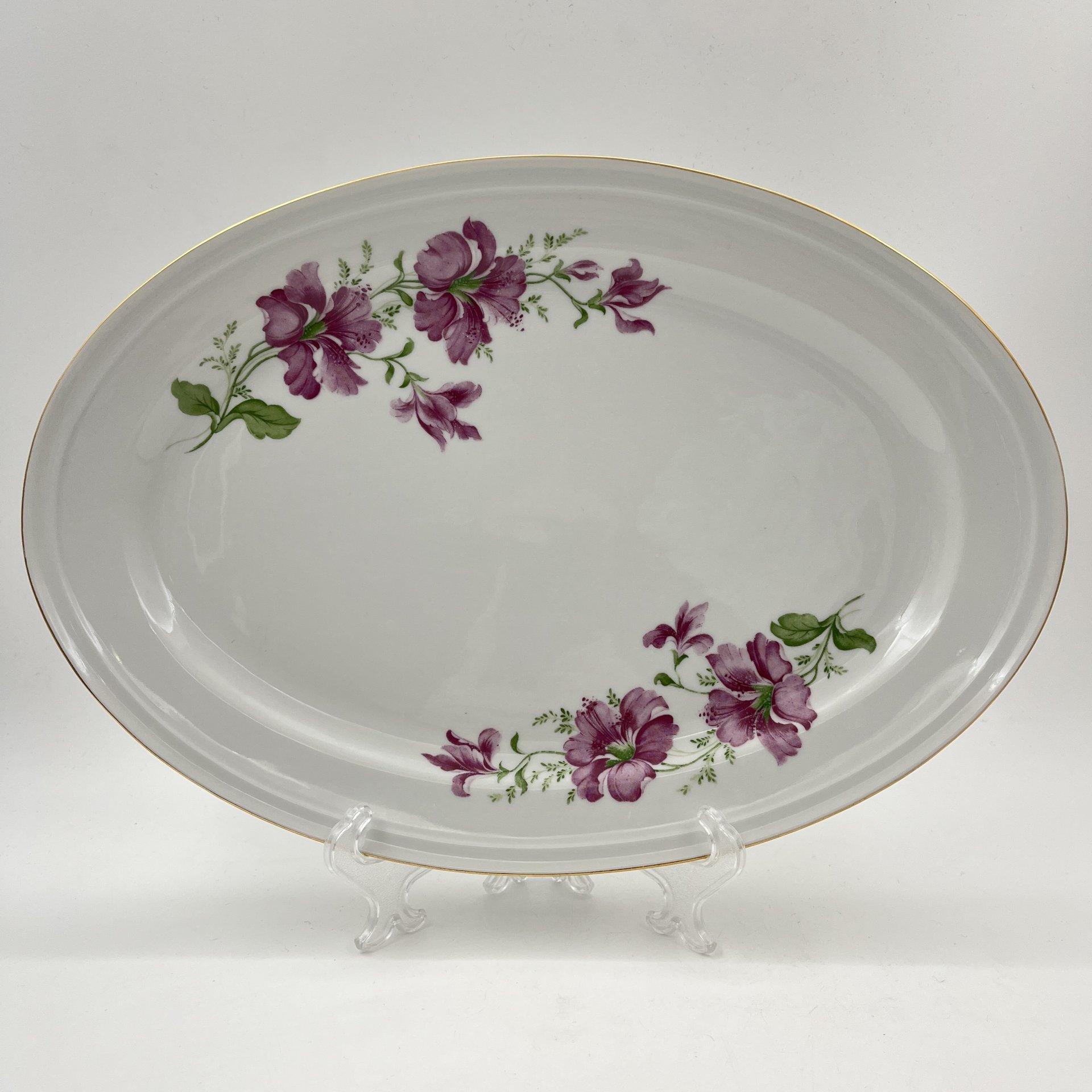 Блюдо овальное, украшенное цветочным декором, фарфор, деколь, золочение, Freiberger Porzellan, ГДР, 1970-1995 гг.