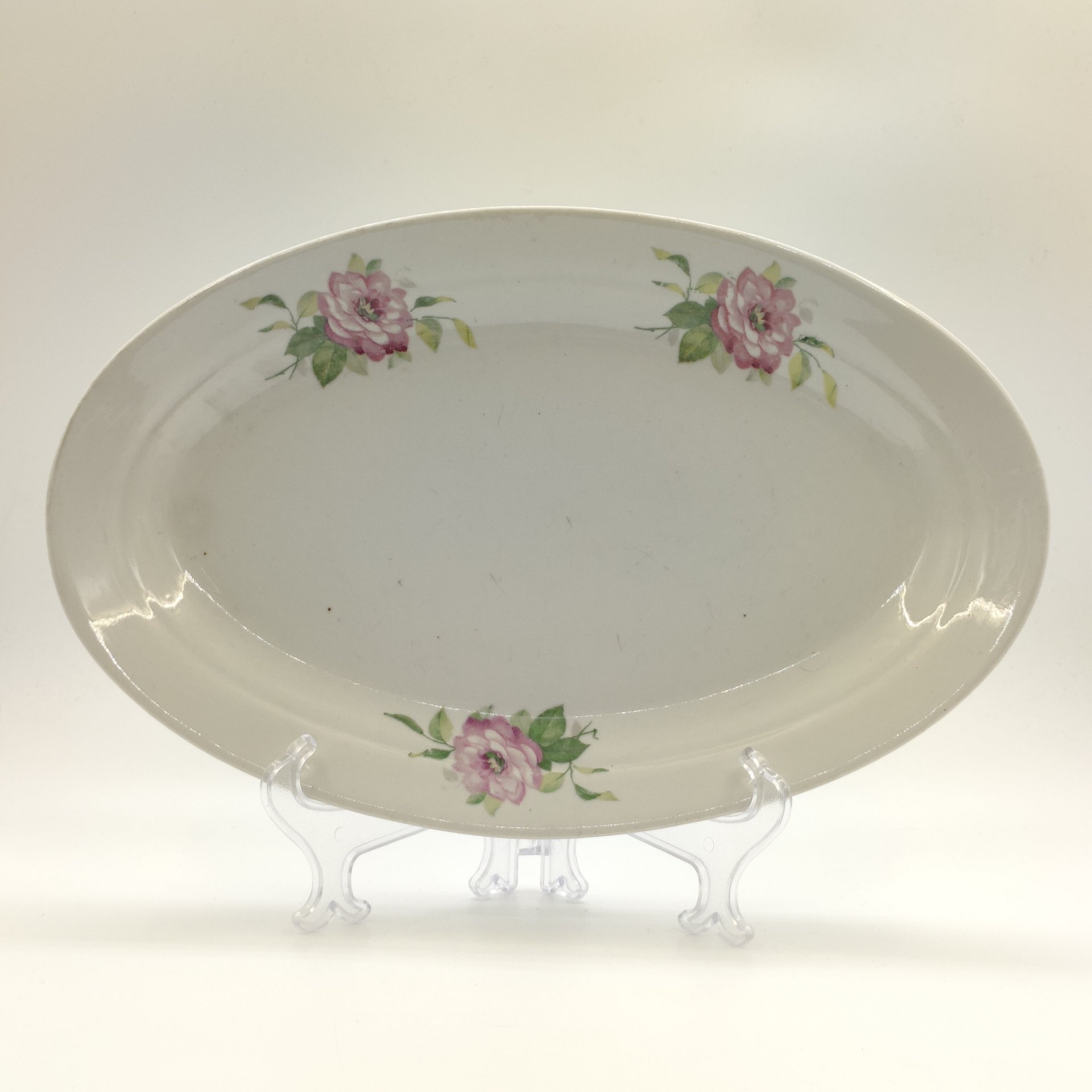 Блюдо сервировочное овальной формы с цветочным декором, фарфор, деколь, Дулевский фарфоровый завод (Дулёво), СССР, 1960 г.