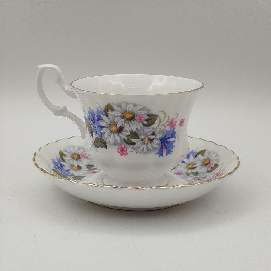 Чайная пара с нежным цветочным декором "Полевые цветы", Royal Albert