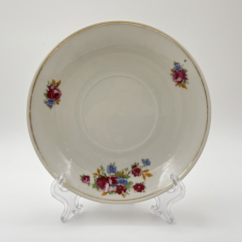 Пара чайная с цветочным декором, фарфор, деколь, золочение, Фарфоровый завод «Пролетарий» (Бронница, Мста), СССР, 1958-1967 гг.