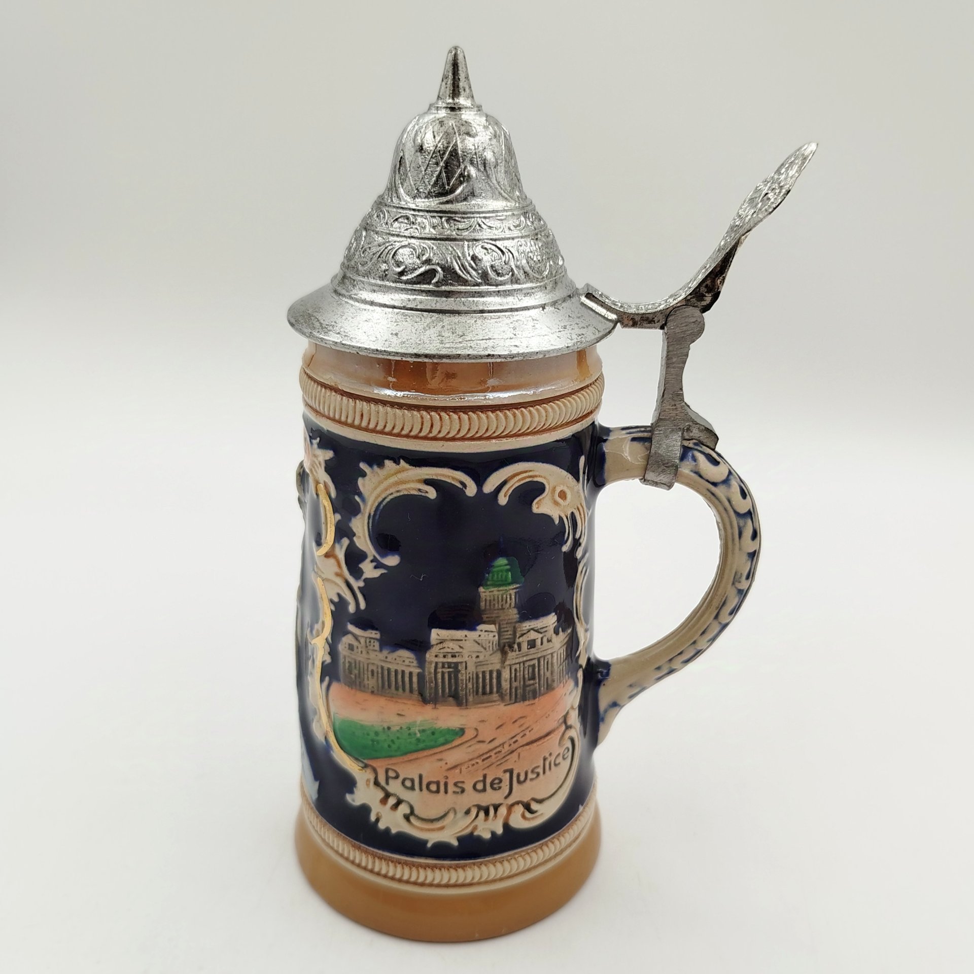 Кружка пивная с крышкой, сувенирная (достопримечательности Брюсселя) "Manneken-Pis" ("Писающий мальчик"), Marzi & Remy