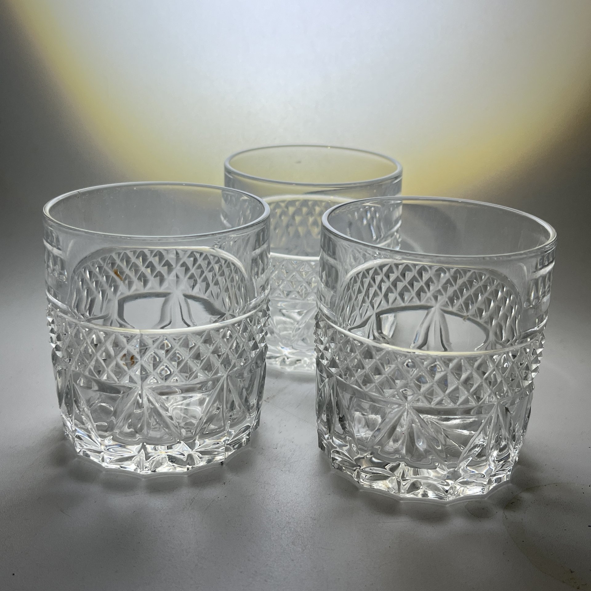 Набор из 3 больших стопок с резным геометрическим декором, хрусталь, алмазная грань, СССР, 1970-1990 гг.