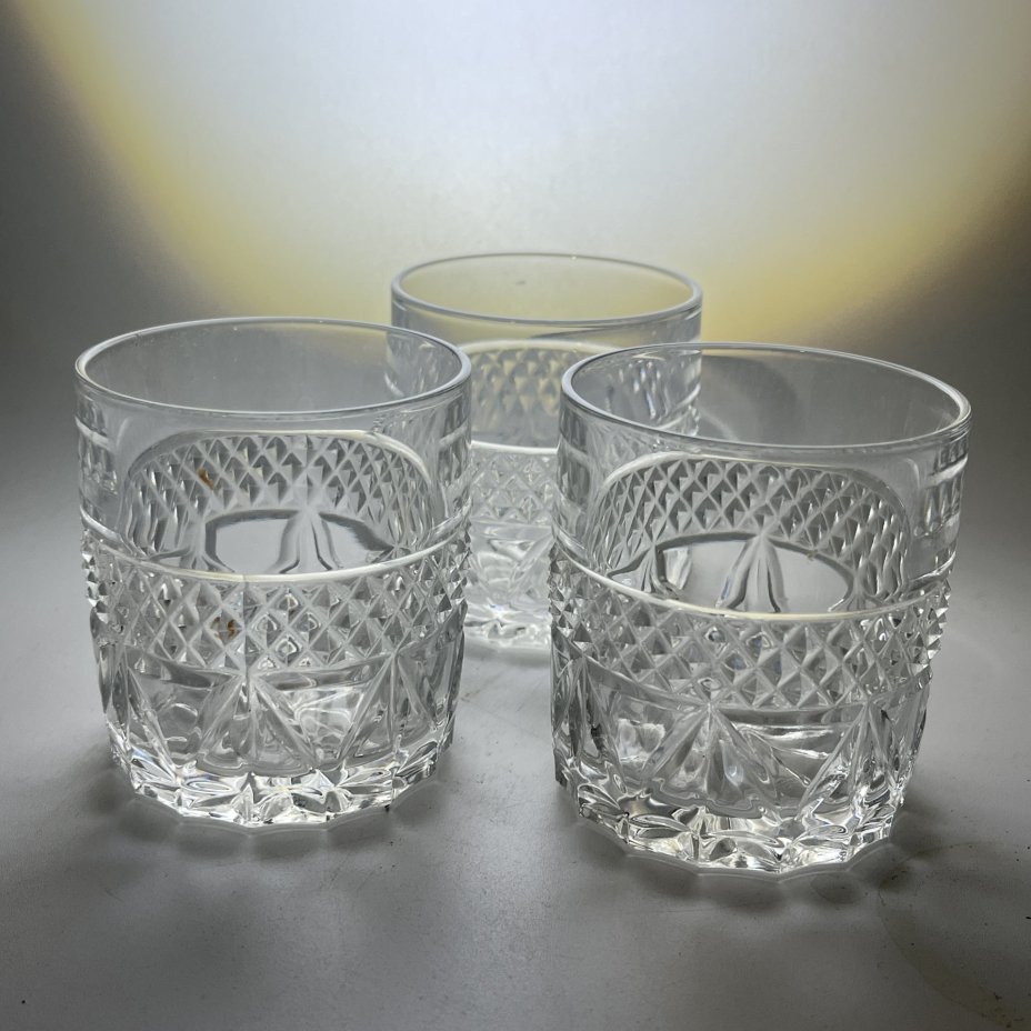 Набор из 3 больших стопок с резным геометрическим декором, хрусталь, алмазная грань, СССР, 1970-1990 гг.