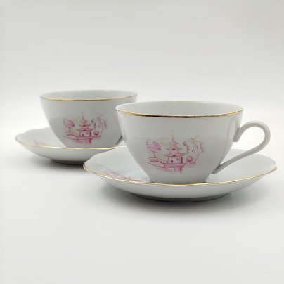 Набор из двух чайных пар в стиле шинуазри с декором в виде пагоды, фарфор, деколь, золочение, Könitz Porzellan, ГДР, 1954-1962 гг.