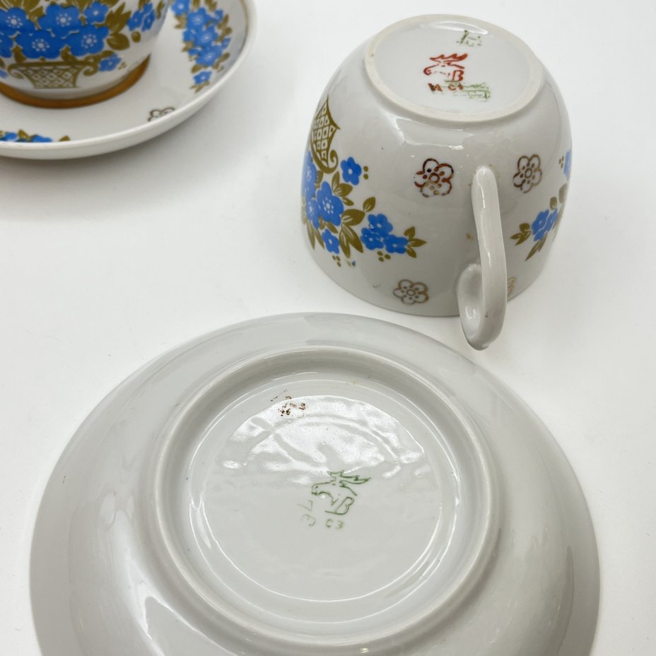 Набор чайных пар с цветочным декором, на 2 персоны, фарфор, деколь, золочение, Дмитровский фарфоровый завод (ДФЗ Вербилки), СССР, 1965-1990 гг.