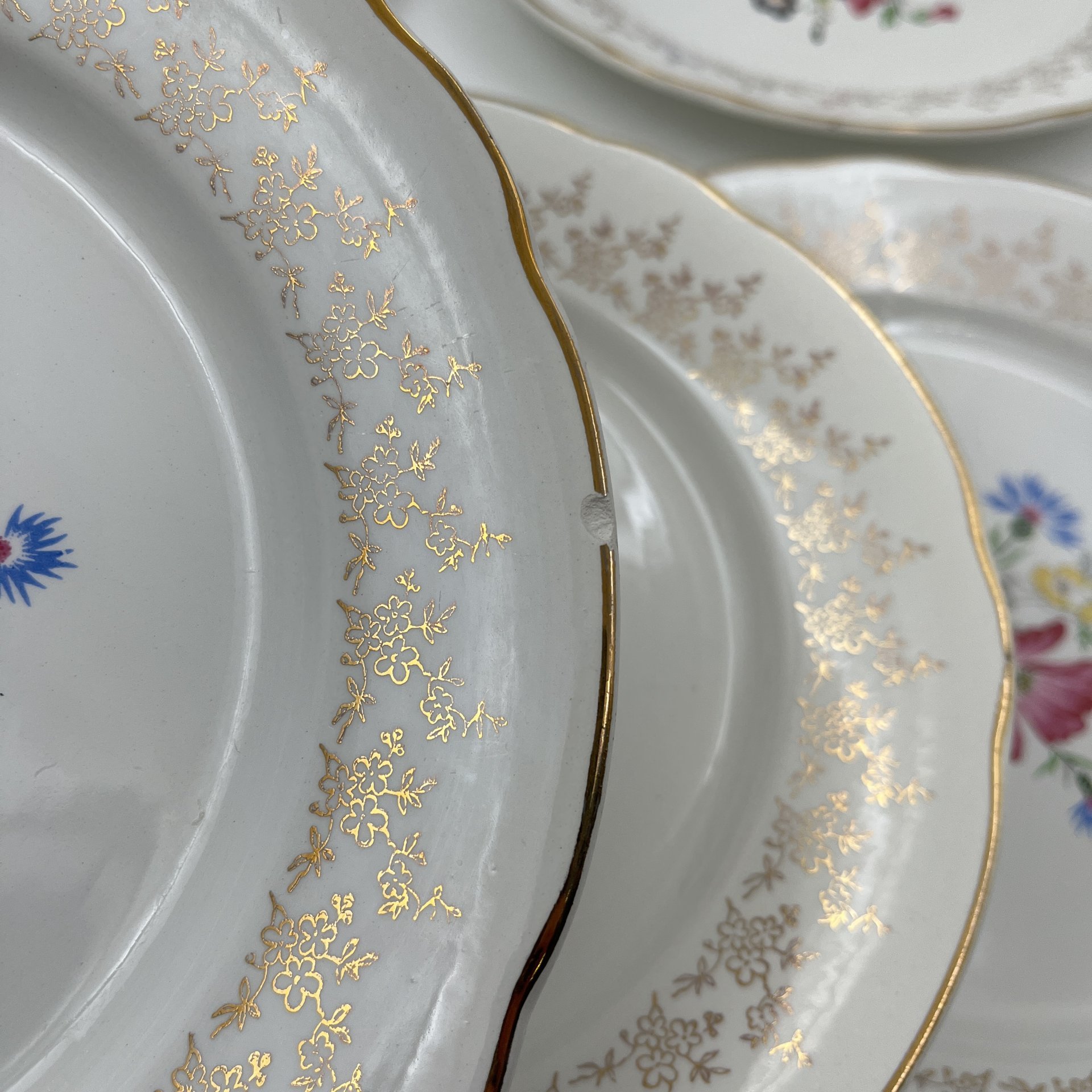 Набор тарелок на 6 персон с цветочным декором, фаянс, деколь, золочение, Sarreguemines, Франция, 1920-1950 гг.