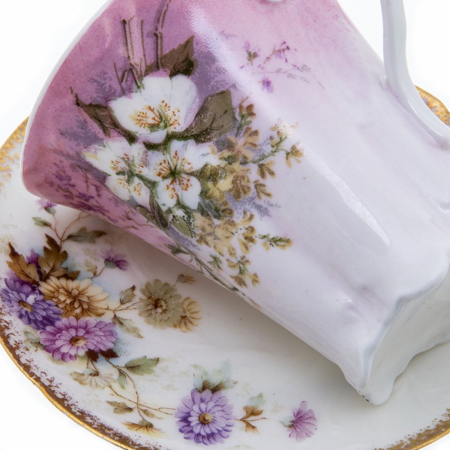 Пара кофейная с нежным цветочным декором (в подборе), фарфор, деколь, золочение, Западная Европа, 1890-1910 гг.