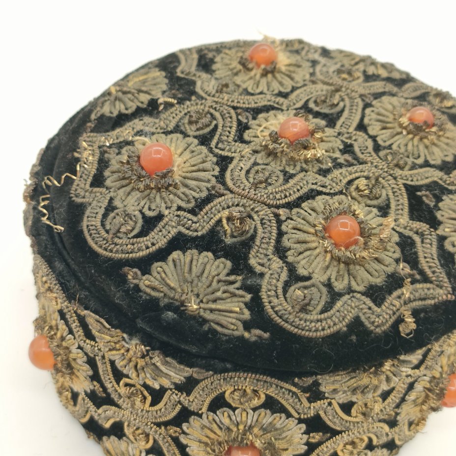 Шкатулка для украшений с орнаментальным декором