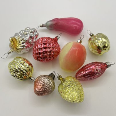 Набор из 9-ти винтажных ёлочных игрушек различных форм и расцветок