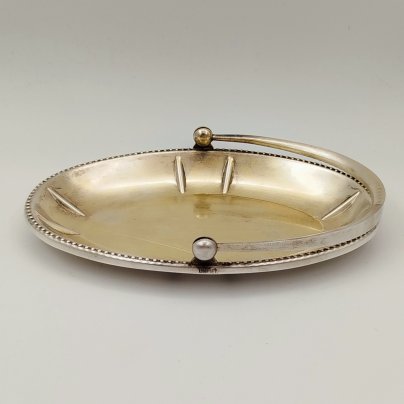 Ваза (орешница) миндалевидной формы