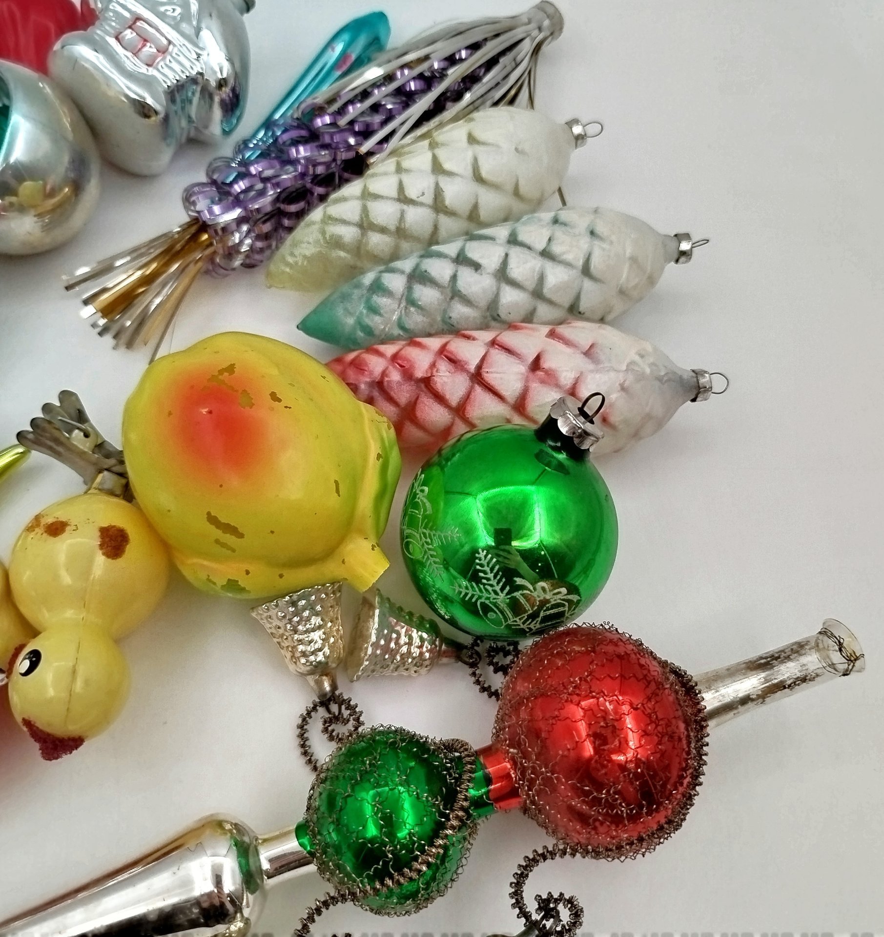 Набор из 20 ёлочных игрушек в оригинальной коробке (в подборе), стекло, краска, металл, картон, ГДР, 1960-1990 гг.