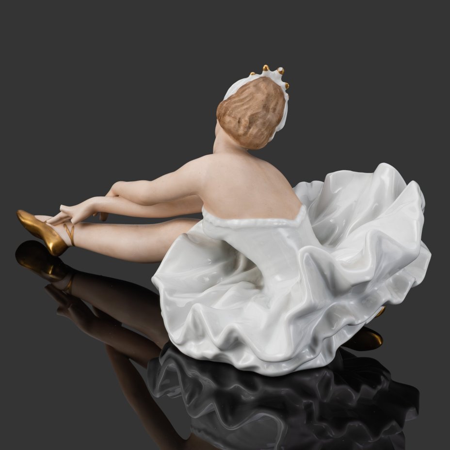 Статуэтка "Сидящая балерина", фарфор, роспись, золочение, Schaubach-Kunst, Wallendorf, Германия, 1953-1962 гг.