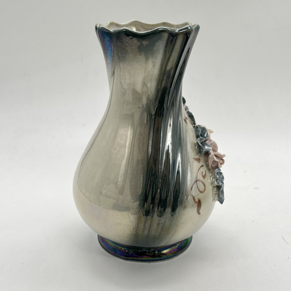 Вазочка небольшая с лепным цветочным декором