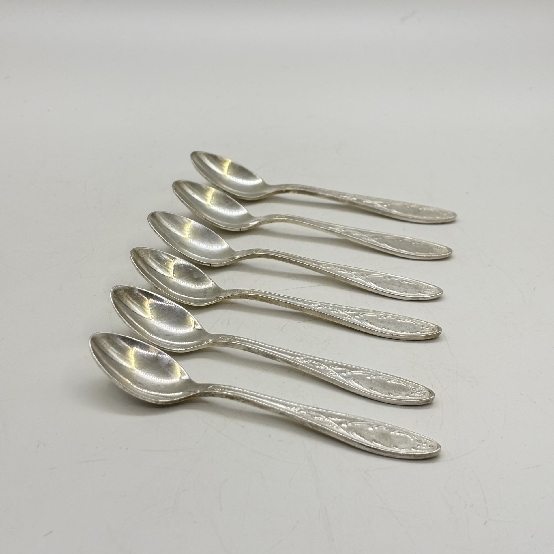 Набор кофейных ложек с растительным декором на 6 персон, мНЦ (медь-никель-цинк), Кольчугинский завод цветных металлов, СССР, 1960-1980 гг.