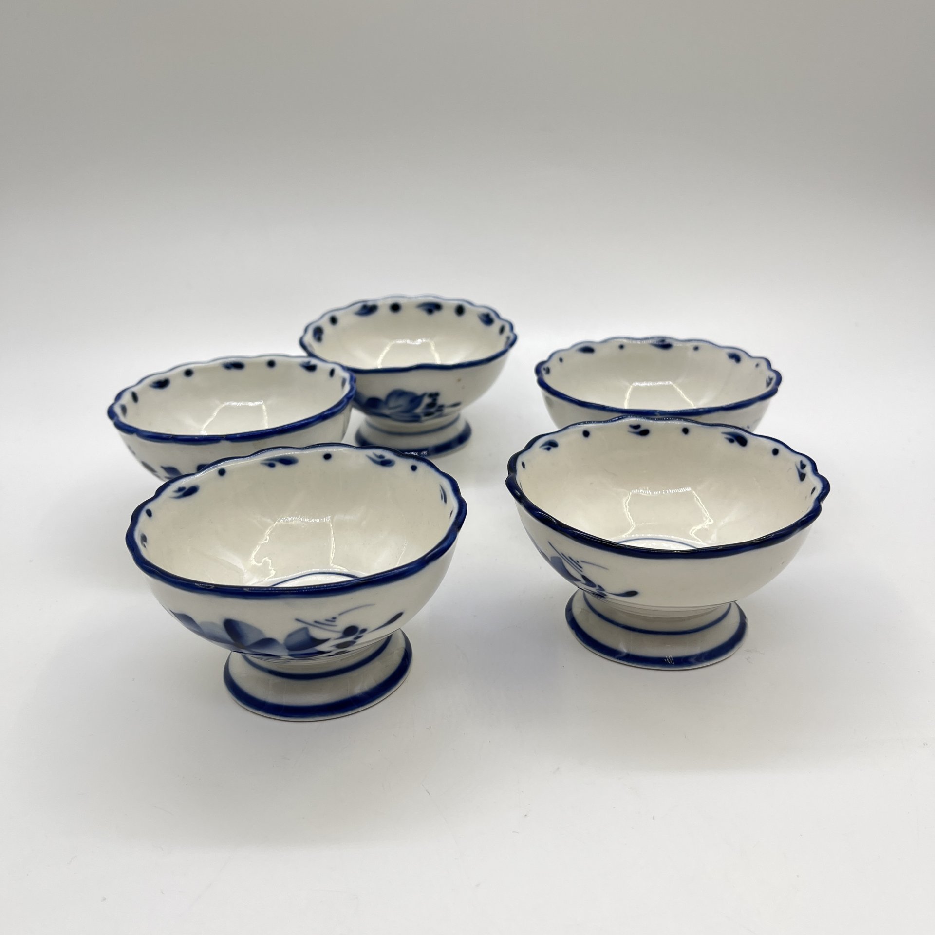 Набор из 5 креманок с расписным цветочным декором, Гжель