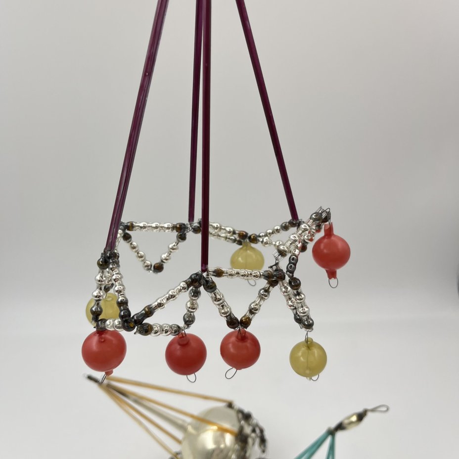 Набор елочных игрушек в виде спутников, стекло, краска, металл, Завод «Лаборприбор», СССР, 1940-1960 гг.