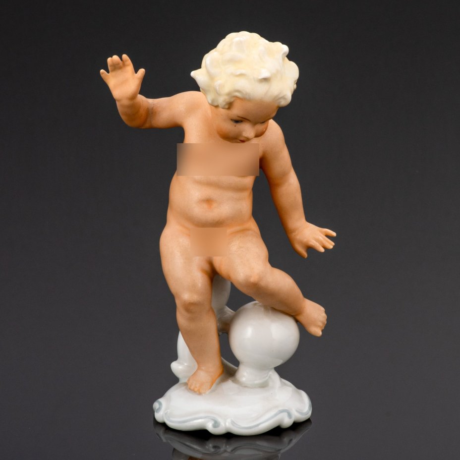 Статуэтка "Путти с шаром", Schaubach-Kunst