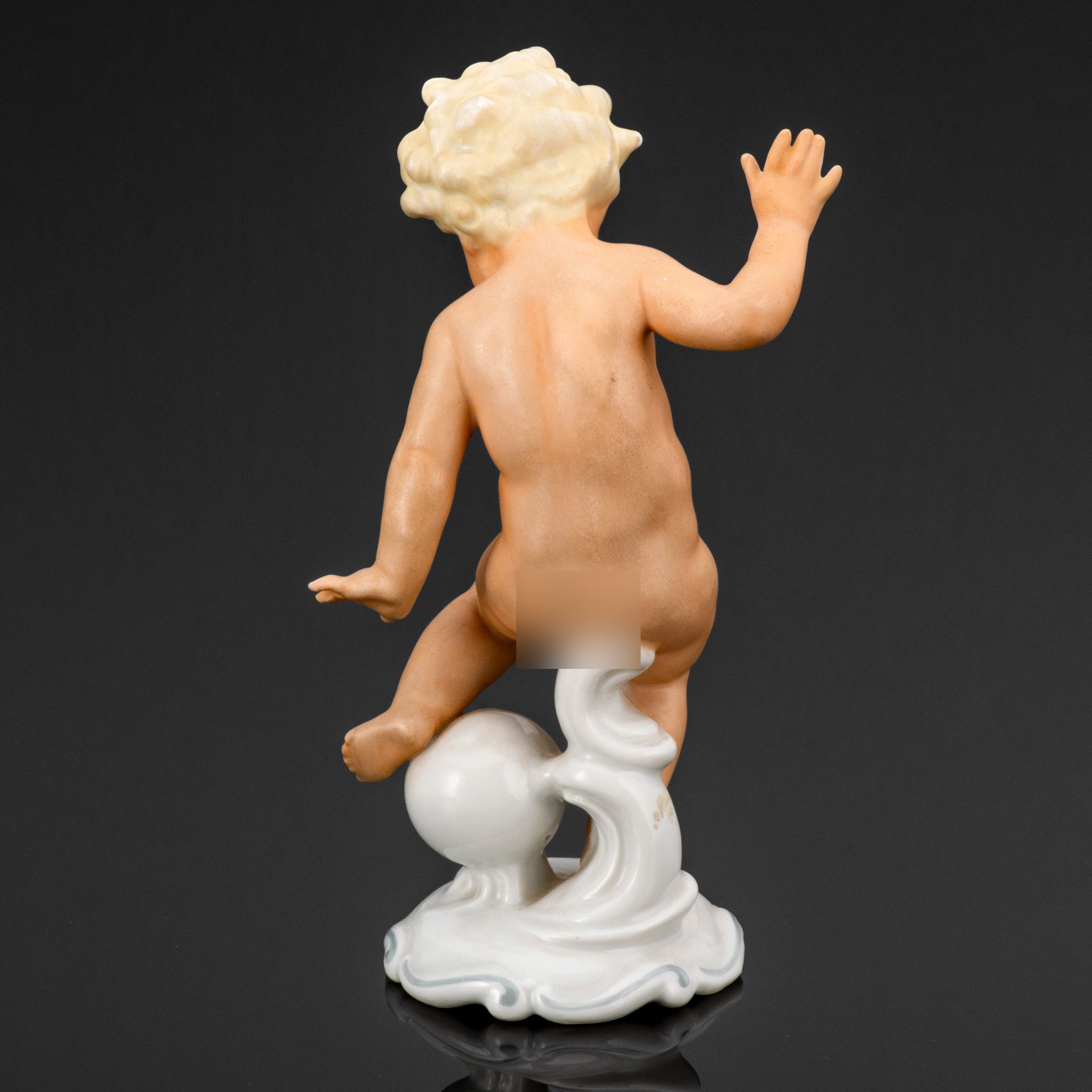 Статуэтка "Путти с шаром", Schaubach-Kunst