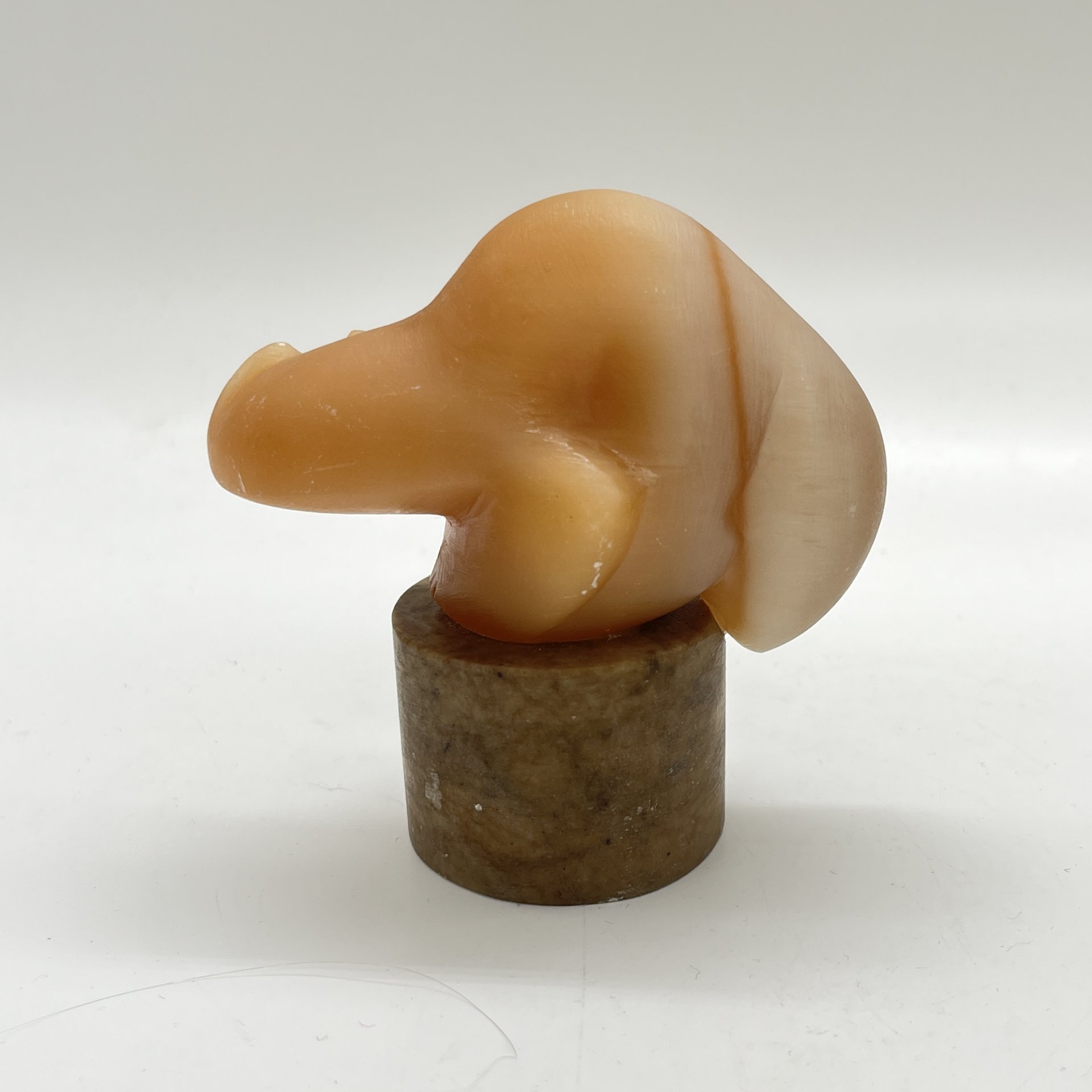 Статуэтка "Песец" на круглой подставке, натуральный камень, СССР, 1980-2000 гг.