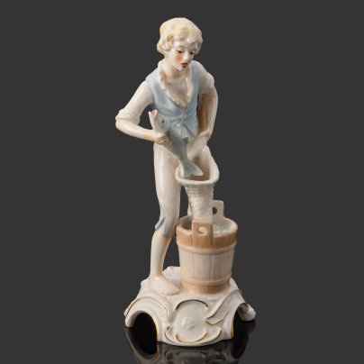 Статуэтка "Рыбак", автор  Gerhard Bochmann, фарфор, роспись, золочение, Goebel, Германия, 1971 г.