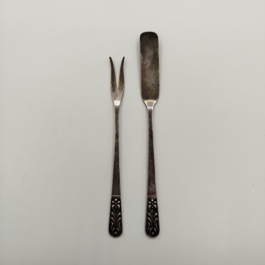 Набор сервировочный для закусок, мельхиор (медь-никель), эмаль, Красносельский ювелирный завод, СССР, 1964 г.