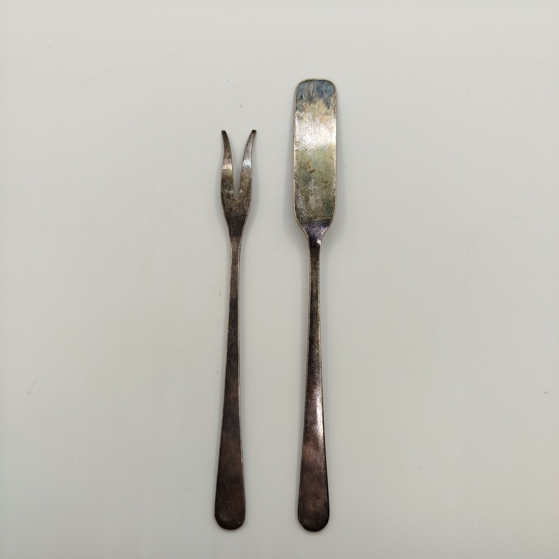 Набор сервировочный для закусок, мельхиор (медь-никель), эмаль, Красносельский ювелирный завод, СССР, 1964 г.