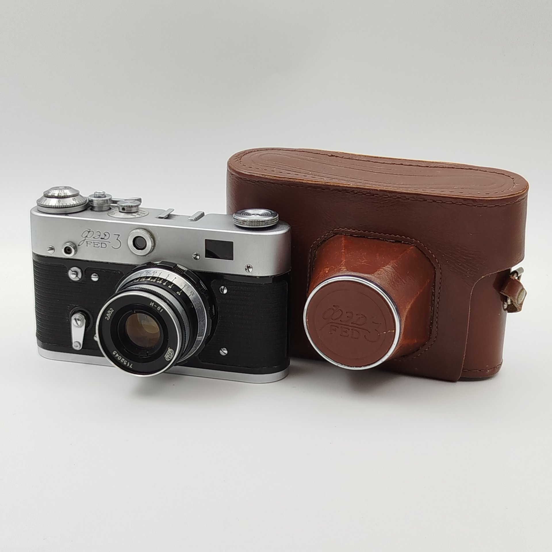 Фотоаппарат "ФЭД-3" с объективом "Индустар-61"  в кофре, металл, стекло, кожа, Харьковский машиностроительный завод им. Дзержинского (ФЭД), СССР, 1961-1979 гг.